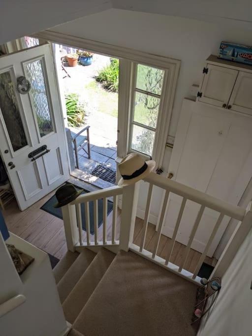 Cliffside Apartment Cowes  Bagian luar foto
