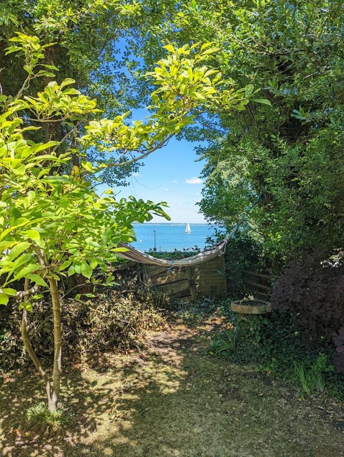 Cliffside Apartment Cowes  Bagian luar foto