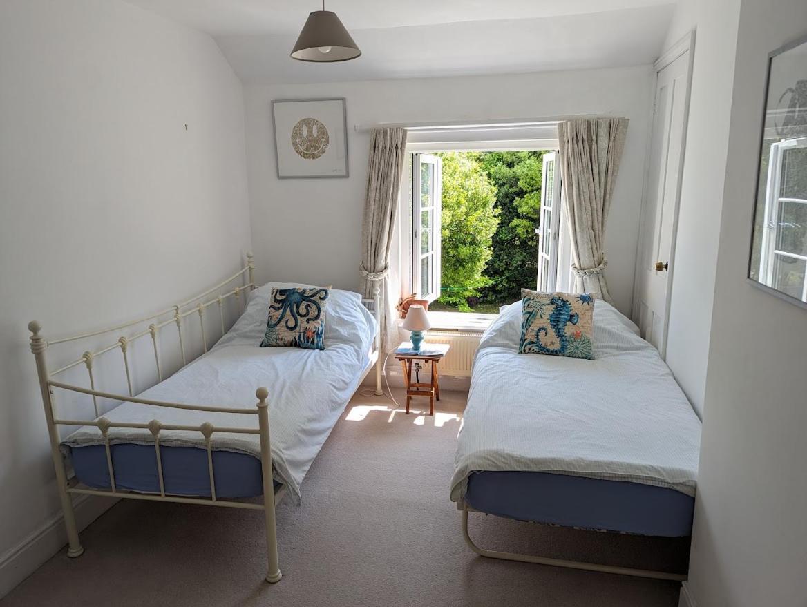 Cliffside Apartment Cowes  Bagian luar foto